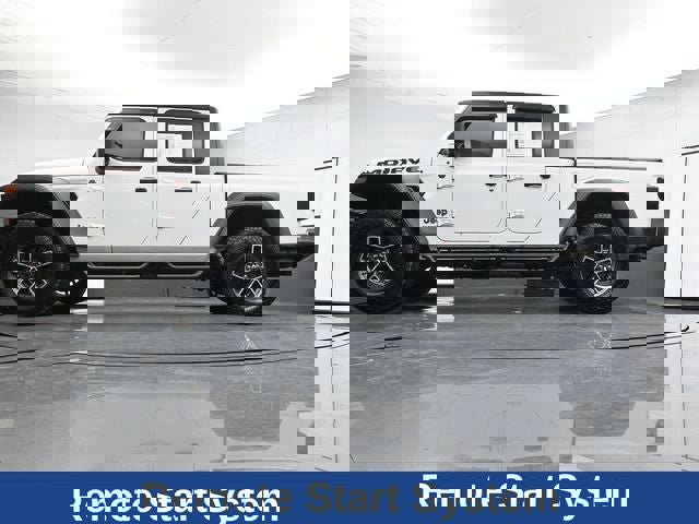 Used 2024 Jeep Gladiator Mojave w/ Technology Group image 30