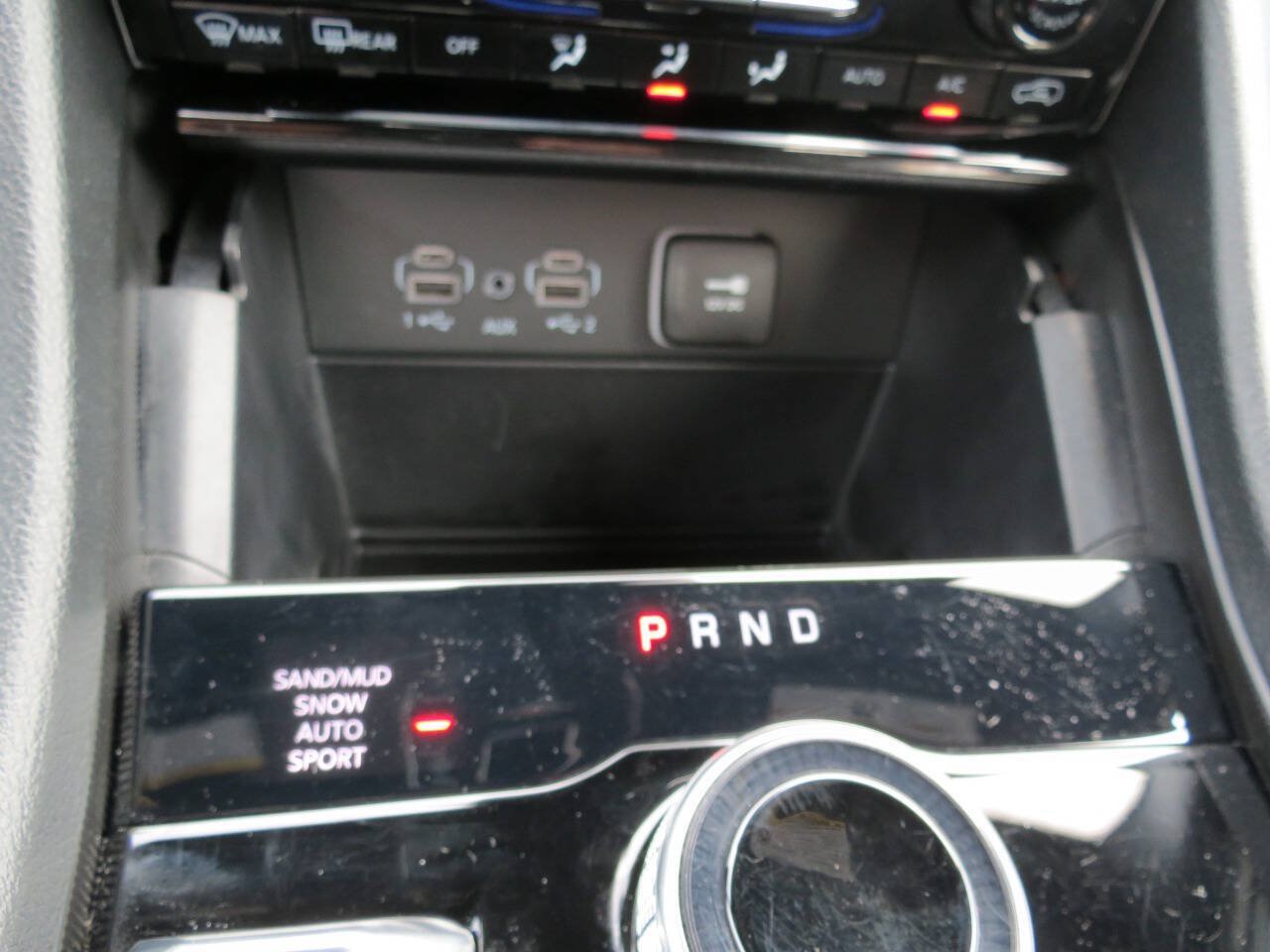 Used 2025 Jeep Grand Cherokee Limited w/ Trailer Tow Package AWD/4WD image 15