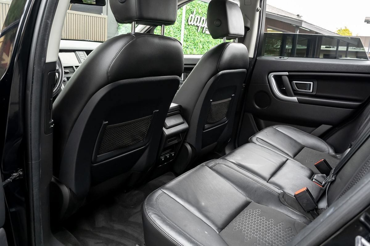 Used 2017 Land Rover Discovery Sport SE AWD/4WD image 12