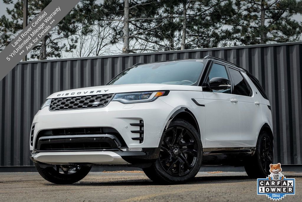 Used 2025 Land Rover Discovery Dynamic SE image 1