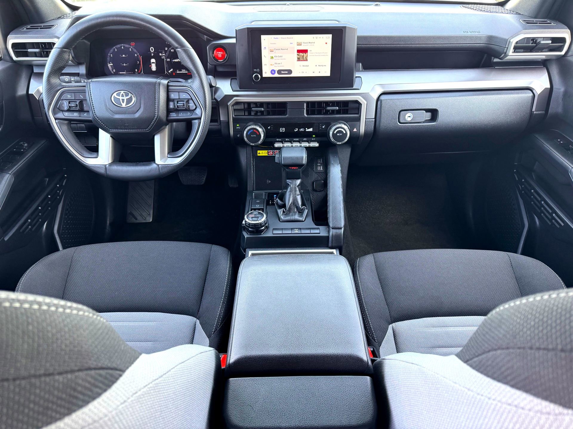 Used 2025 Toyota 4Runner TRD Off-Road image 23