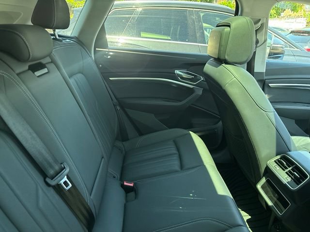 Certified 2023 Audi e-tron Premium Plus w/ Premium Plus Package AWD/4WD image 8