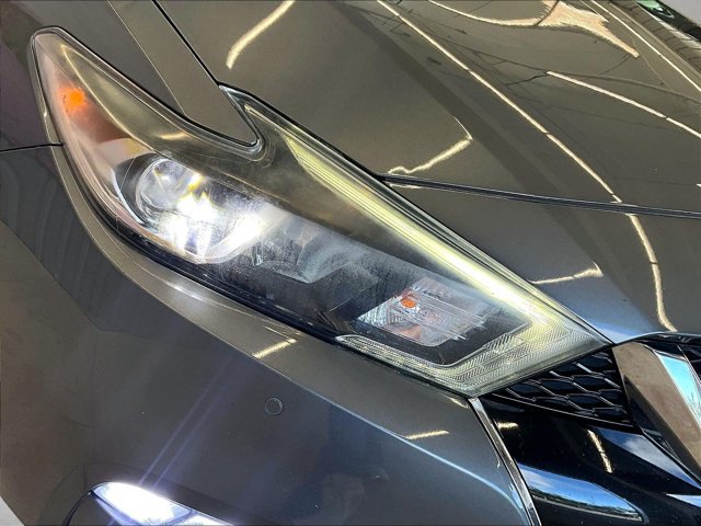 Used 2017 Nissan Maxima SR w/ Midnight Edition FWD image 28