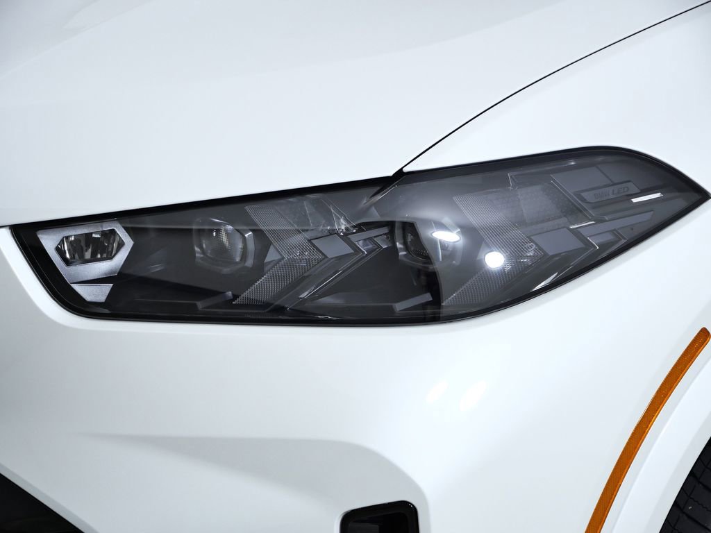 New 2026 BMW X5 xDrive40i w/ M Sport Package image 3
