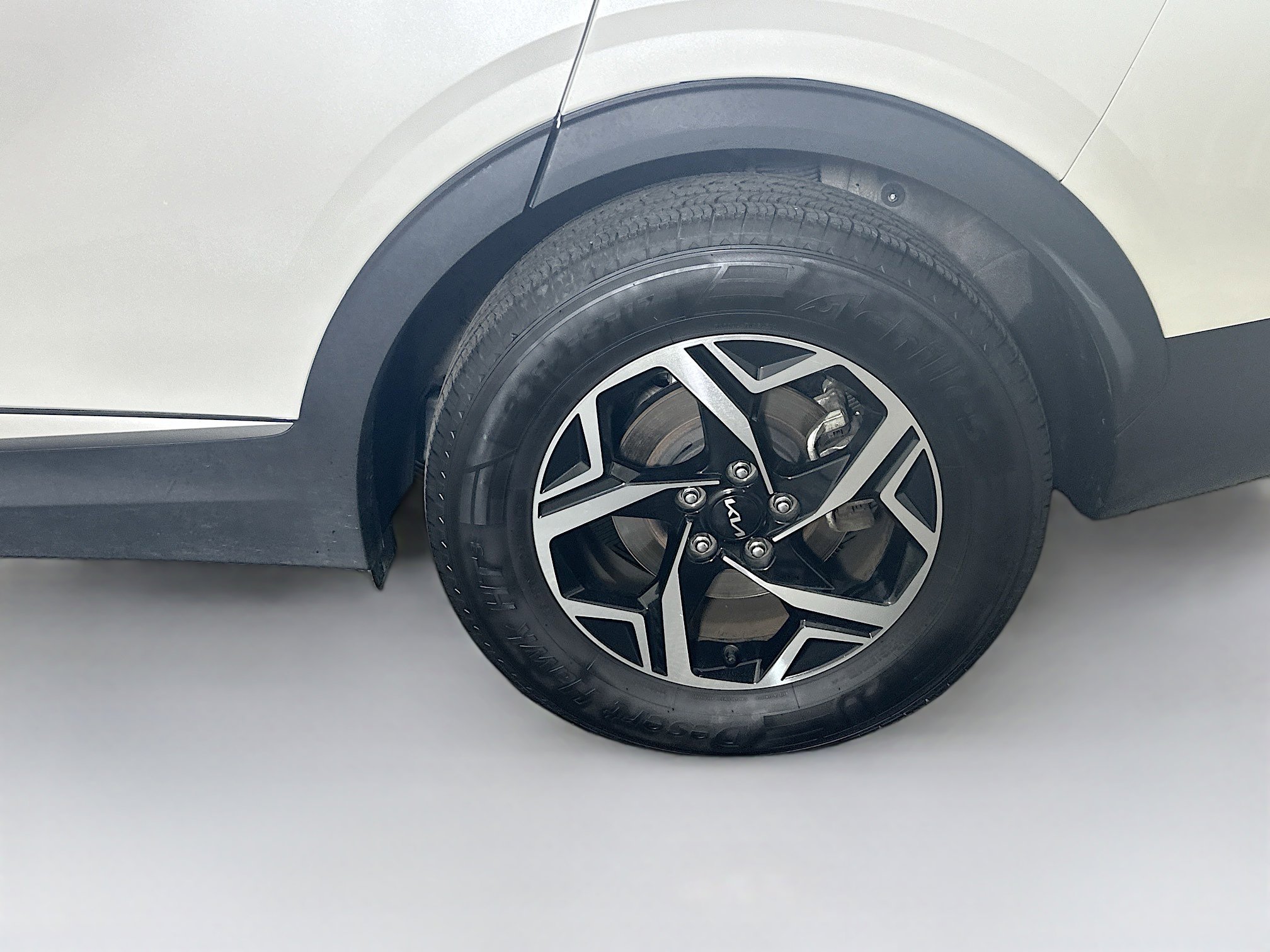 Used 2024 Kia Sportage LX image 11