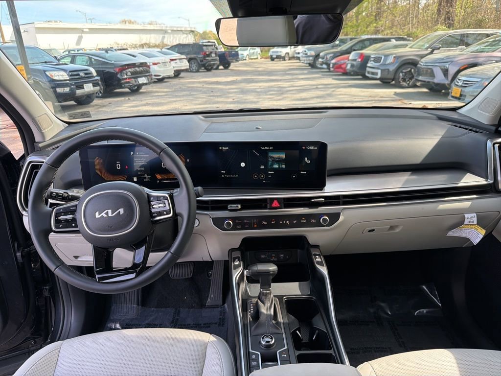 Certified 2025 Kia Sorento EX w/ Panoramic Sunroof Package image 20