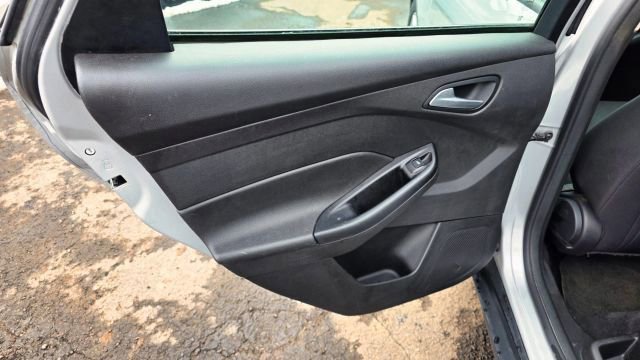 Used 2018 Ford Focus SE image 27