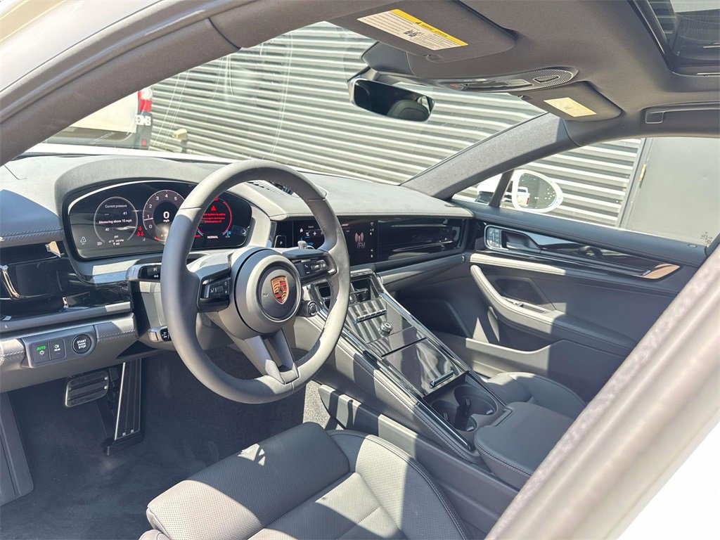 New 2025 Porsche Panamera 4 image 4