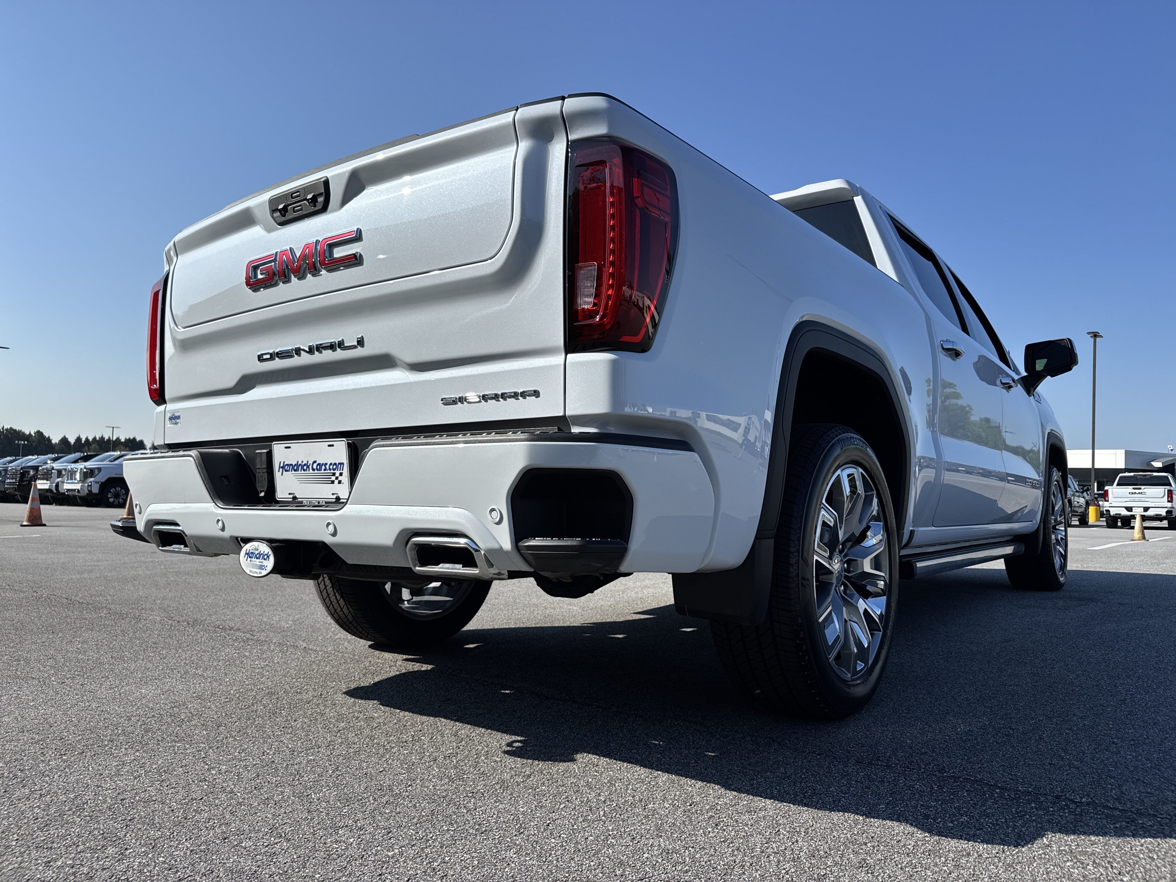 Used 2026 GMC Sierra 1500 Denali AWD/4WD image 10