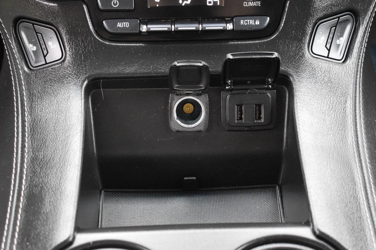 Used 2018 Chevrolet Suburban LT AWD/4WD image 35