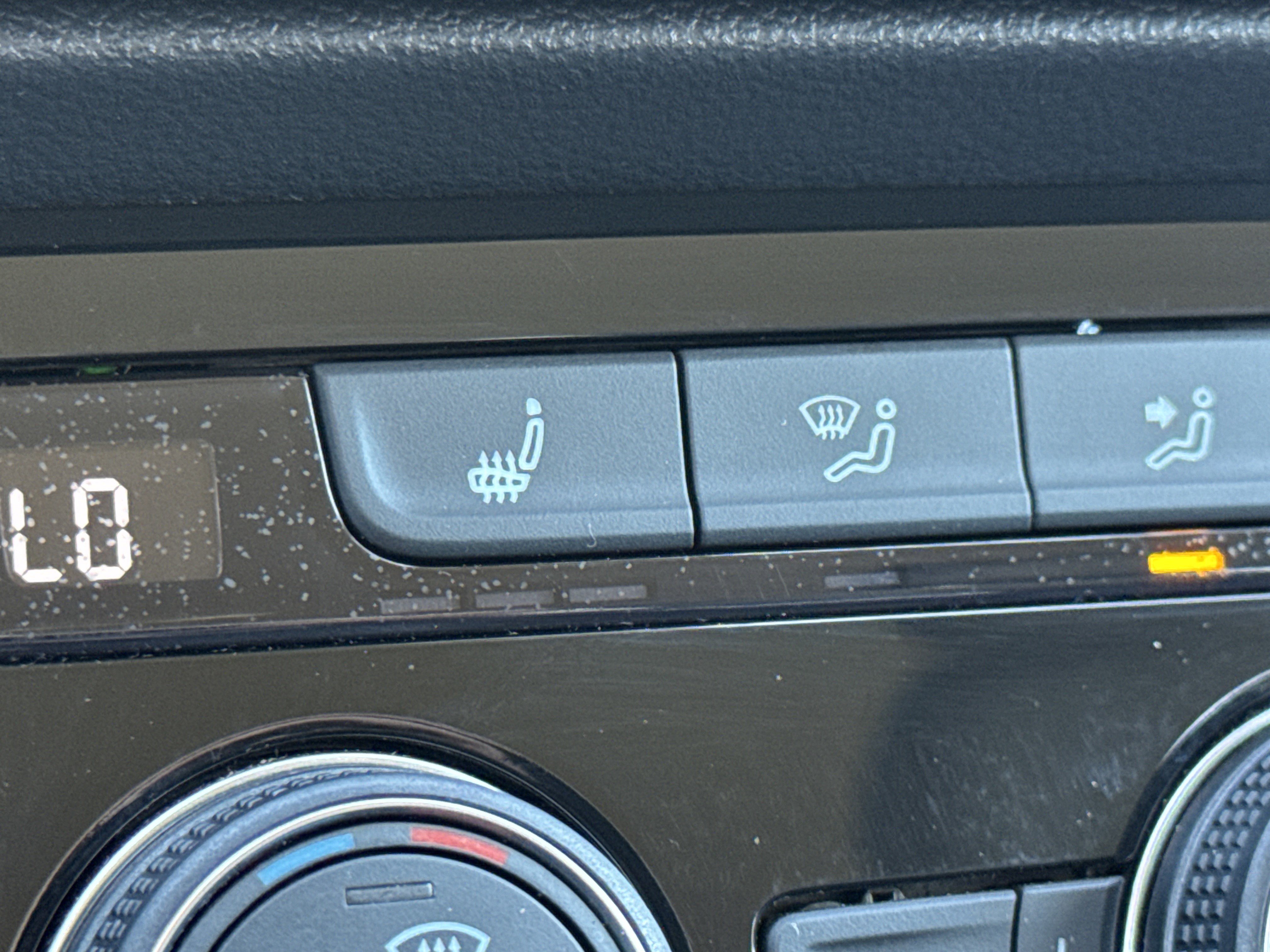 Certified 2024 Volkswagen Taos SE image 14