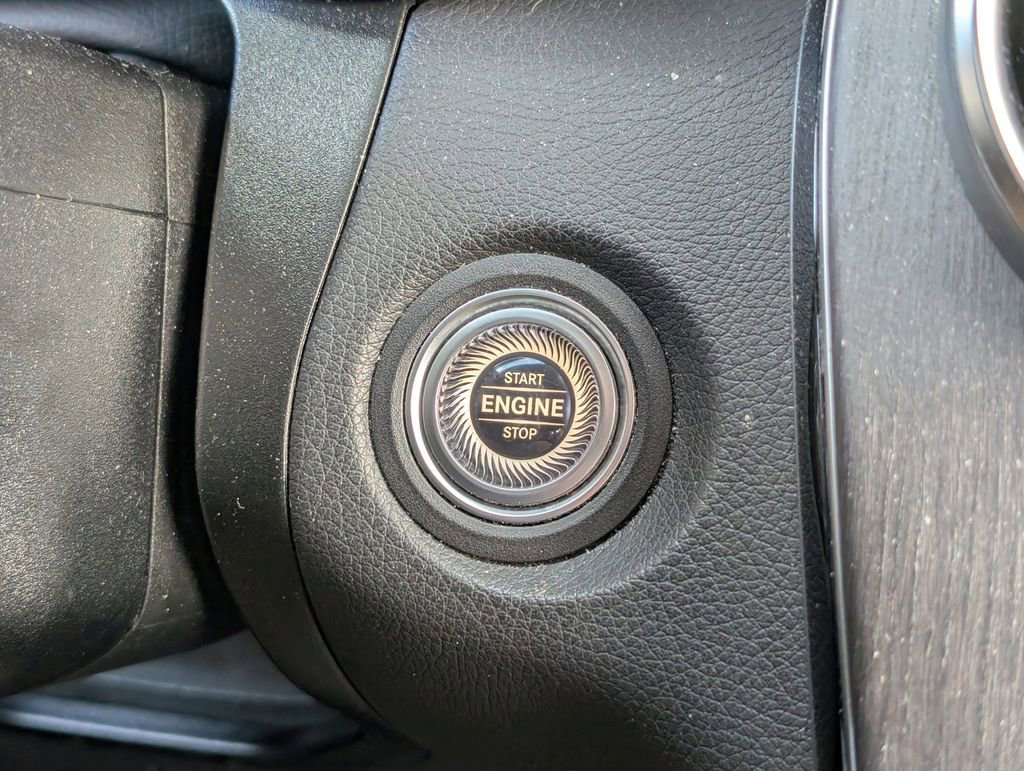 Used 2022 Mercedes-Benz GLC 300 4MATIC image 16