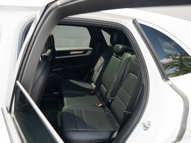 Certified 2024 Porsche Cayenne image 19