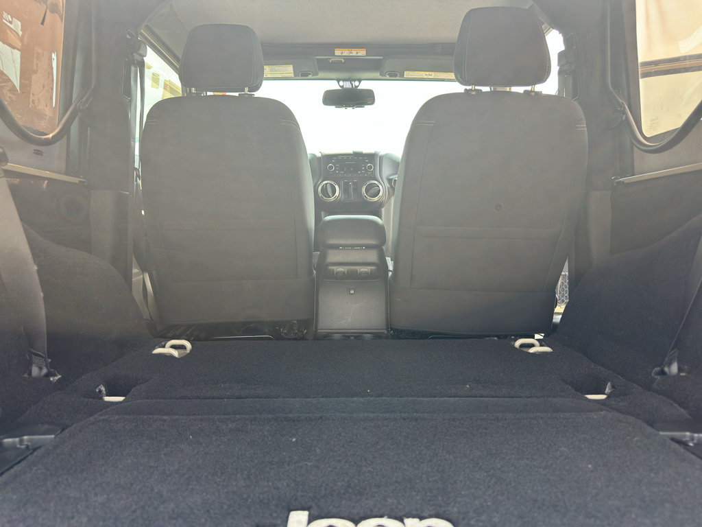 Used 2017 Jeep Wrangler Rubicon w/ Power Convenience Group AWD/4WD image 30