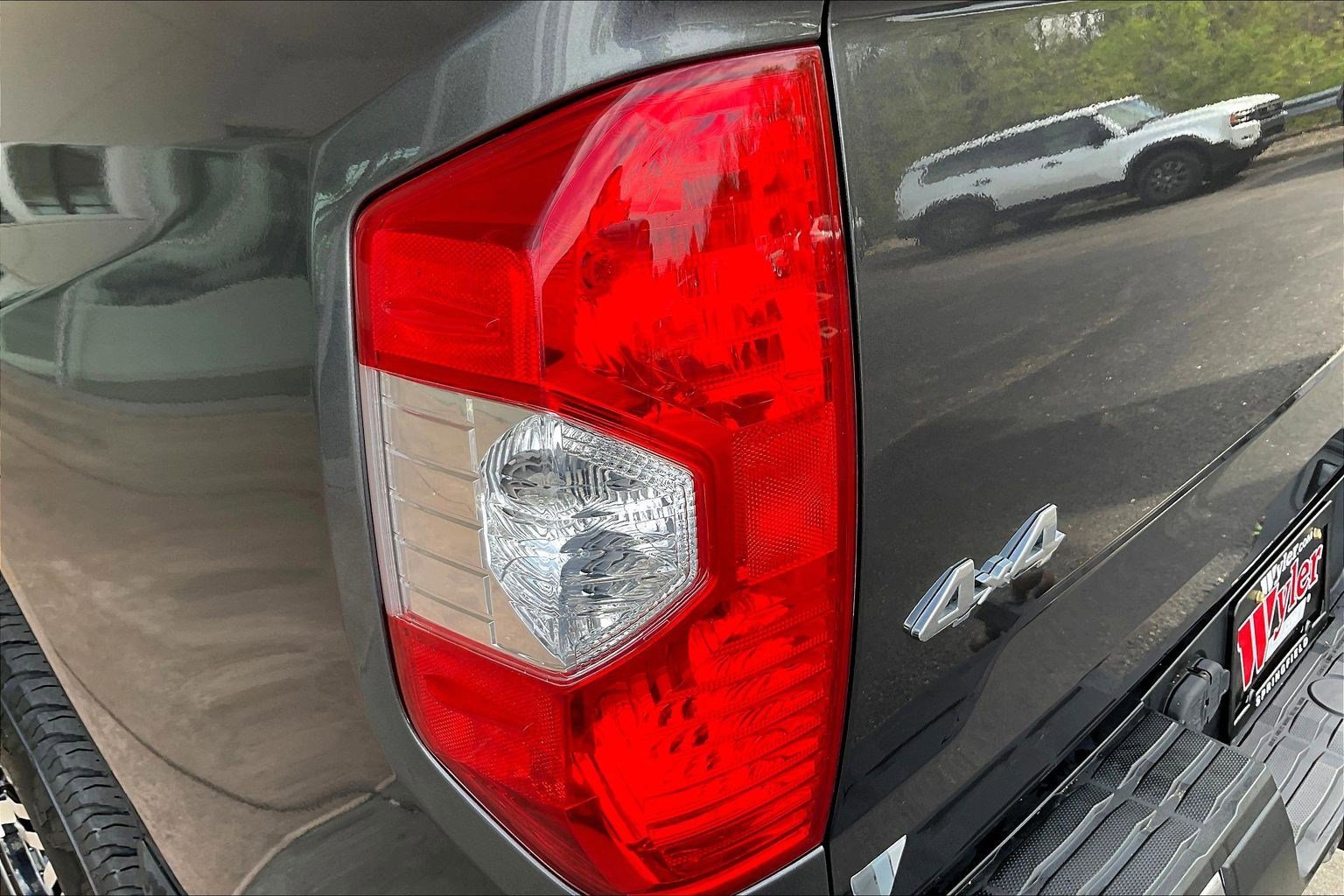 Used 2020 Toyota Tundra SR5 w/ SR5 Upgrade Package AWD/4WD image 24