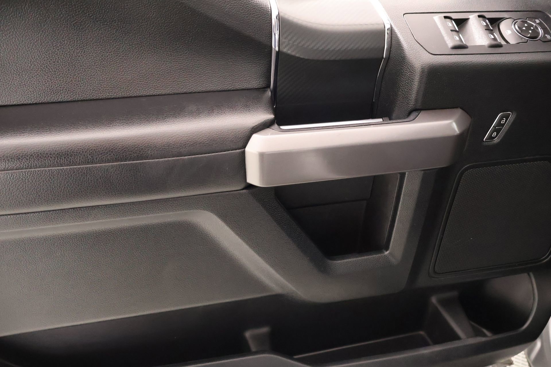 Used 2020 Ford F150 XLT w/ Equipment Group 302A Luxury AWD/4WD image 18