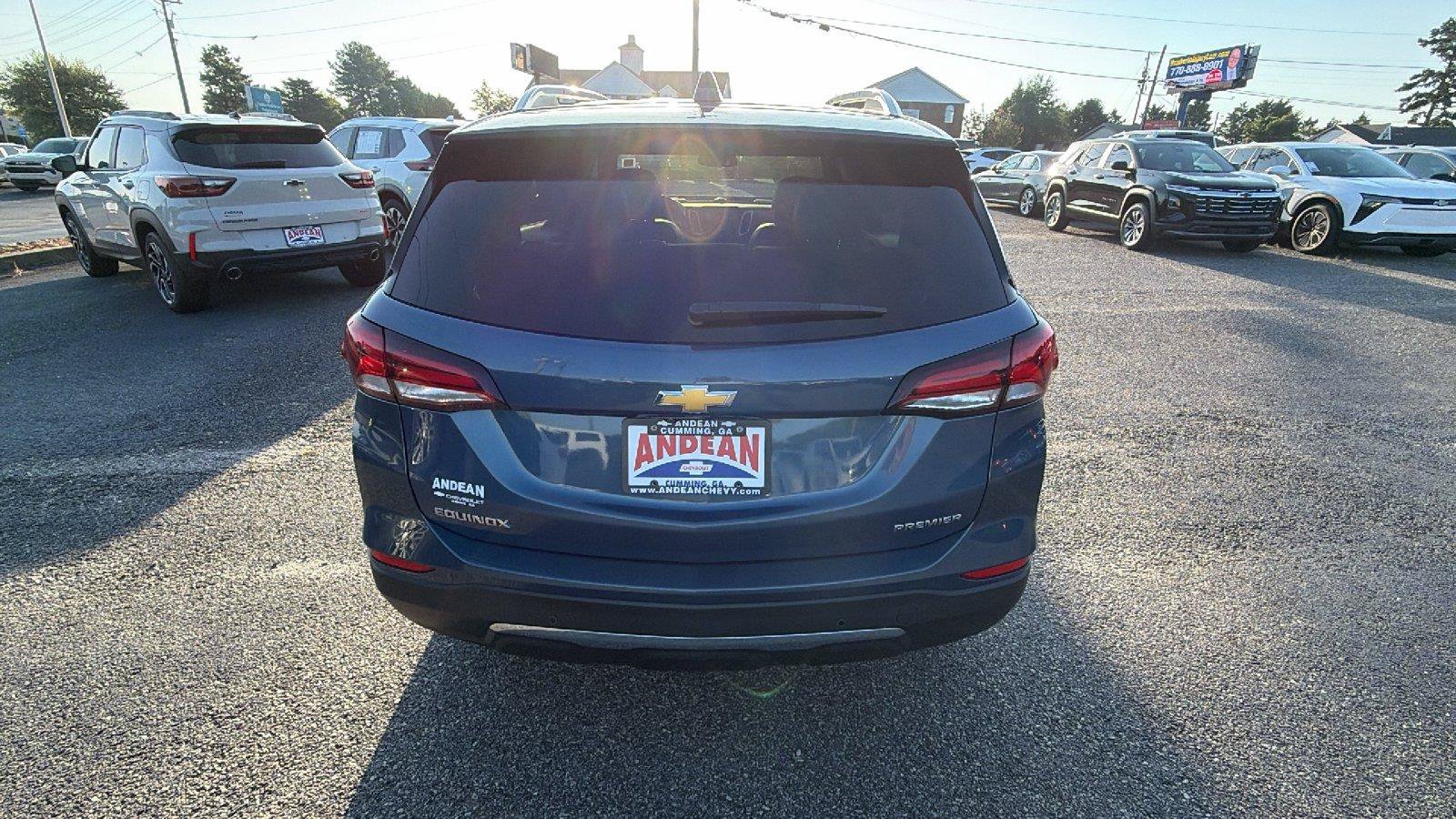 Used 2024 Chevrolet Equinox Premier w/ LPO, Floor Liner Package FWD image 9