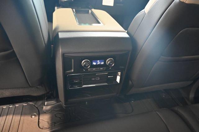 New 2026 GMC Hummer EV SUV w/ LPO, Dark Essentials Package AWD/4WD image 28