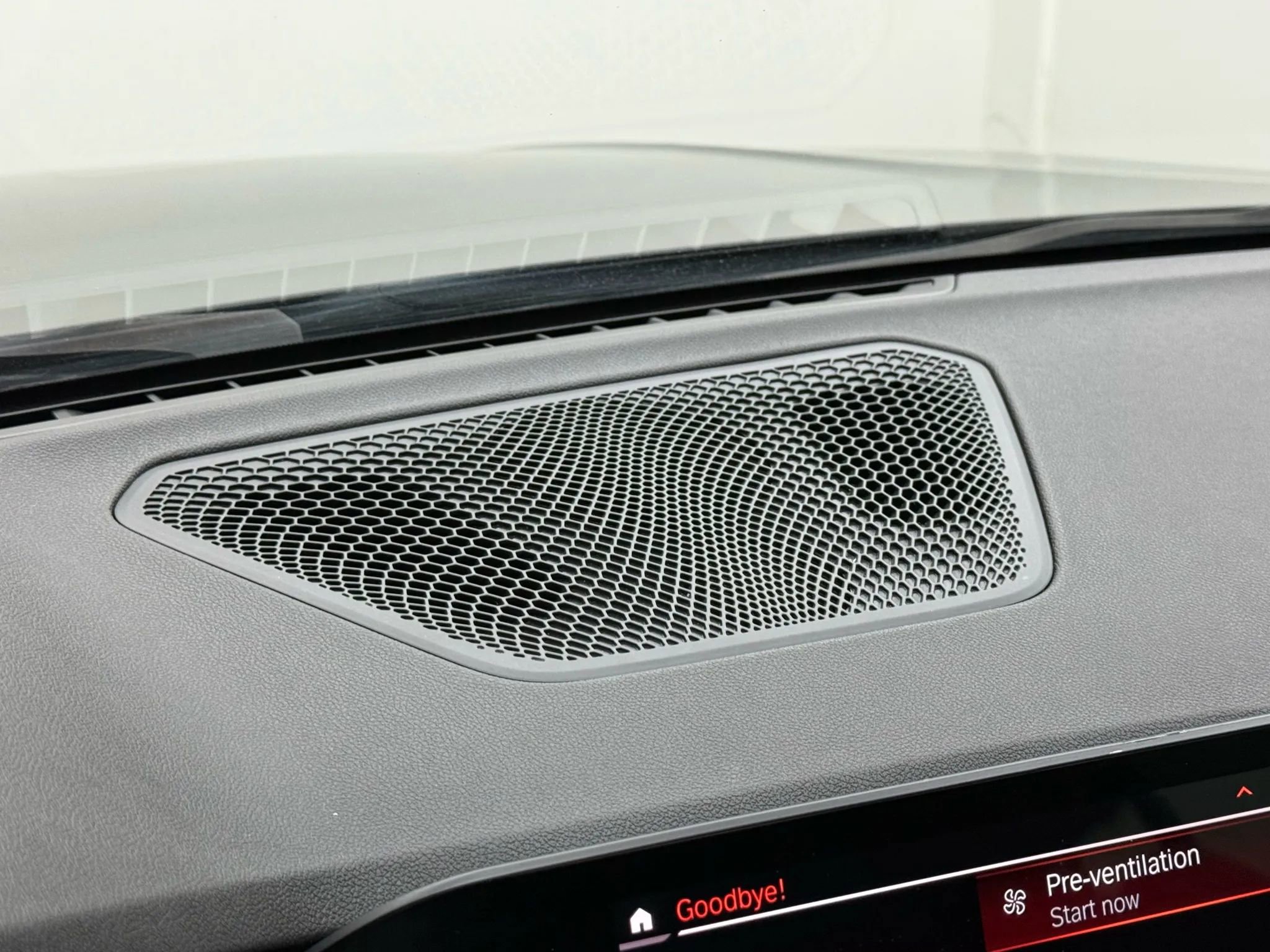 Used 2021 BMW 330i Sedan w/ Convenience Package image 23