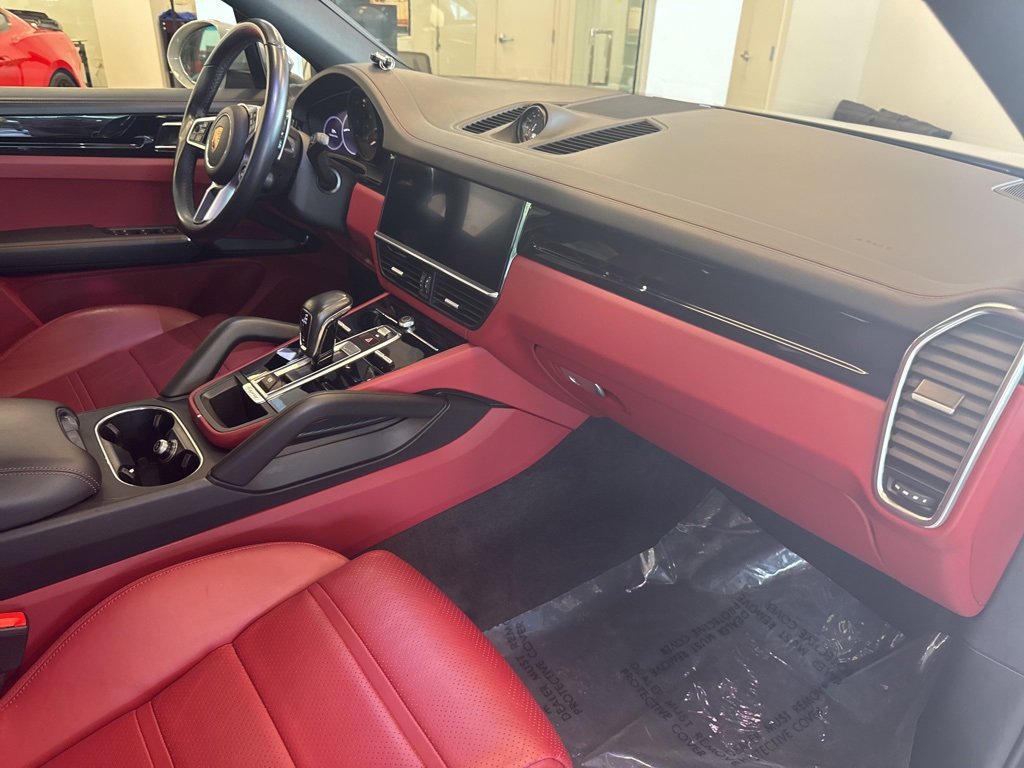Used 2022 Porsche Cayenne Coupe image 23