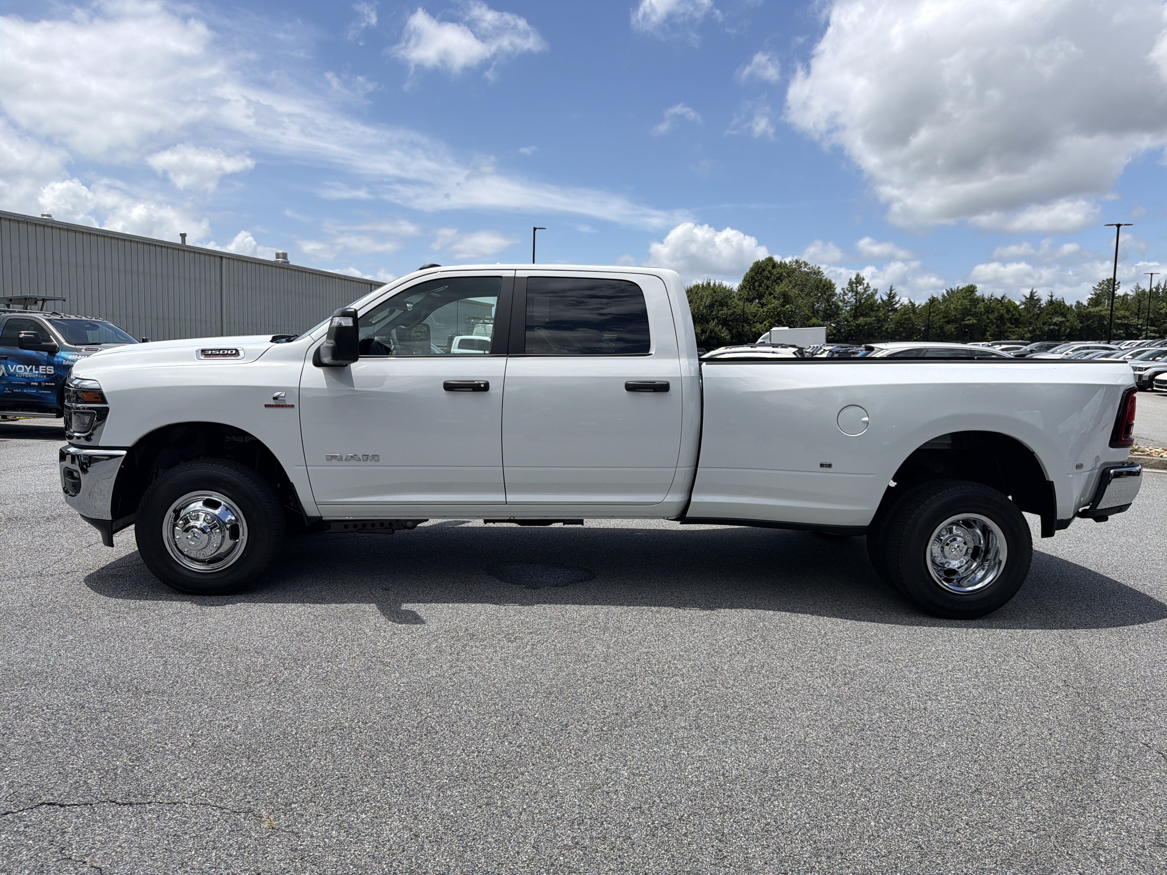 New 2026 RAM 3500 Big Horn AWD/4WD image 4