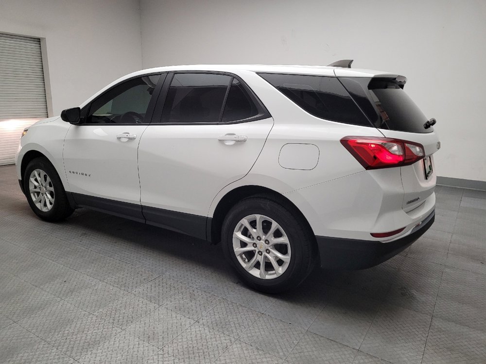 Used 2018 Chevrolet Equinox LS image 3