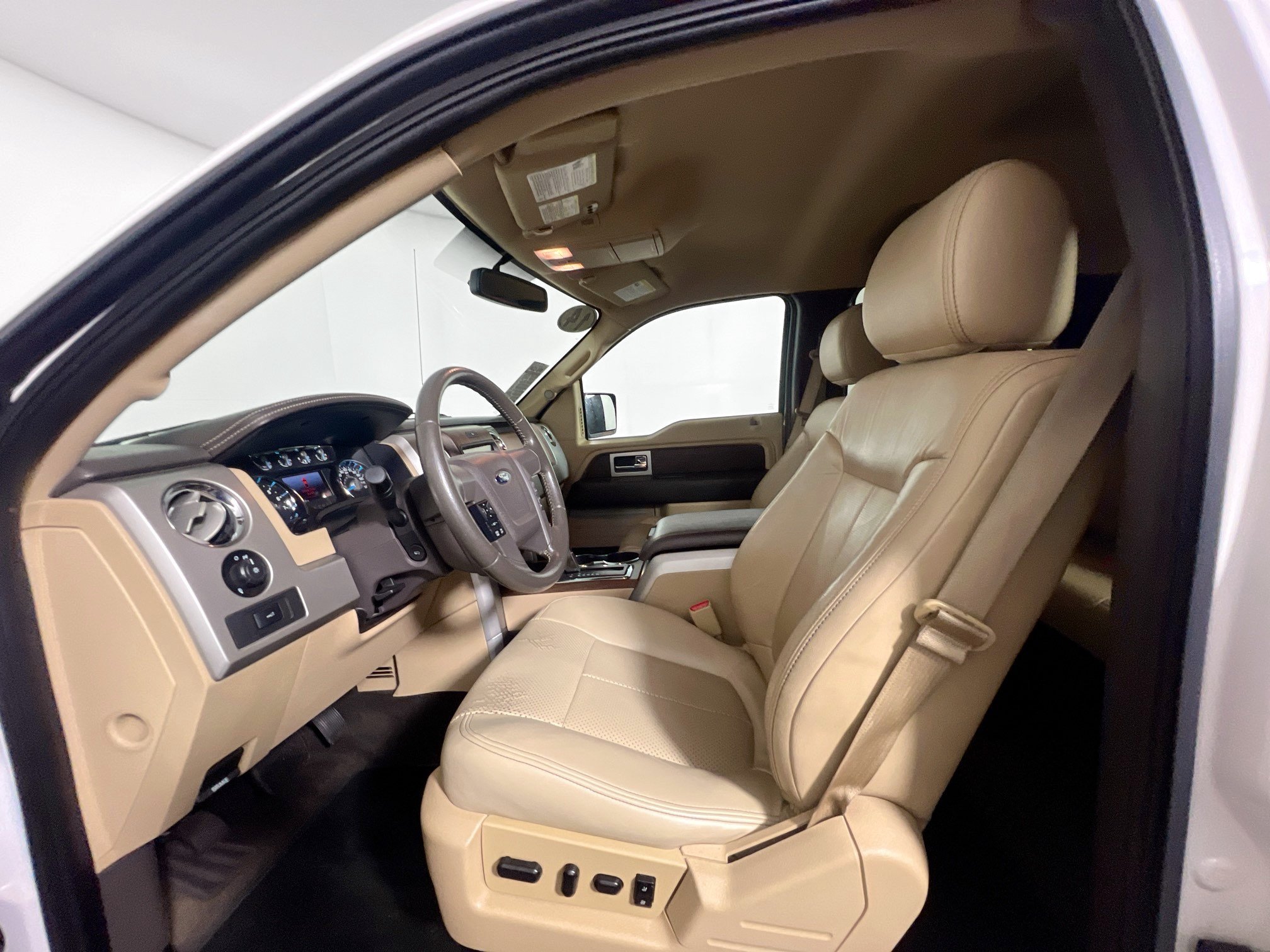 Used 2014 Ford F150 Lariat w/ Equipment Group 501A Mid RWD image 14