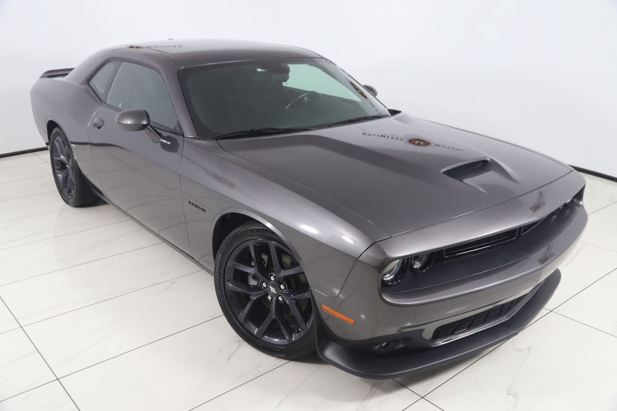 Used 2022 Dodge Challenger R/T w/ Blacktop Package RWD image 17