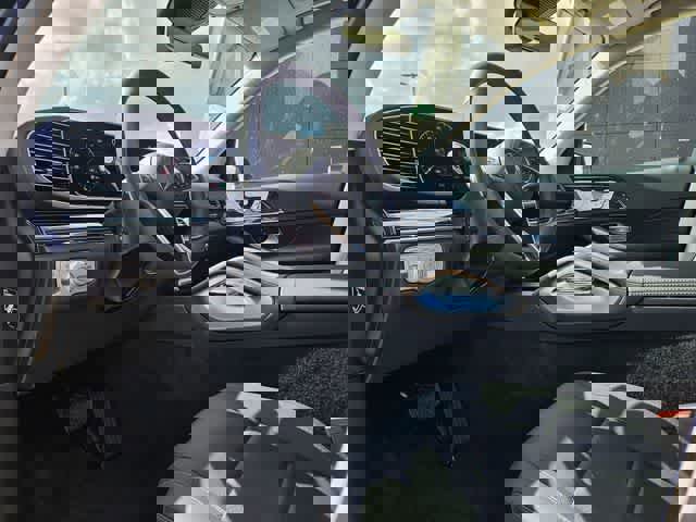 Used 2026 Mercedes-Benz GLE 450e 4MATIC image 2