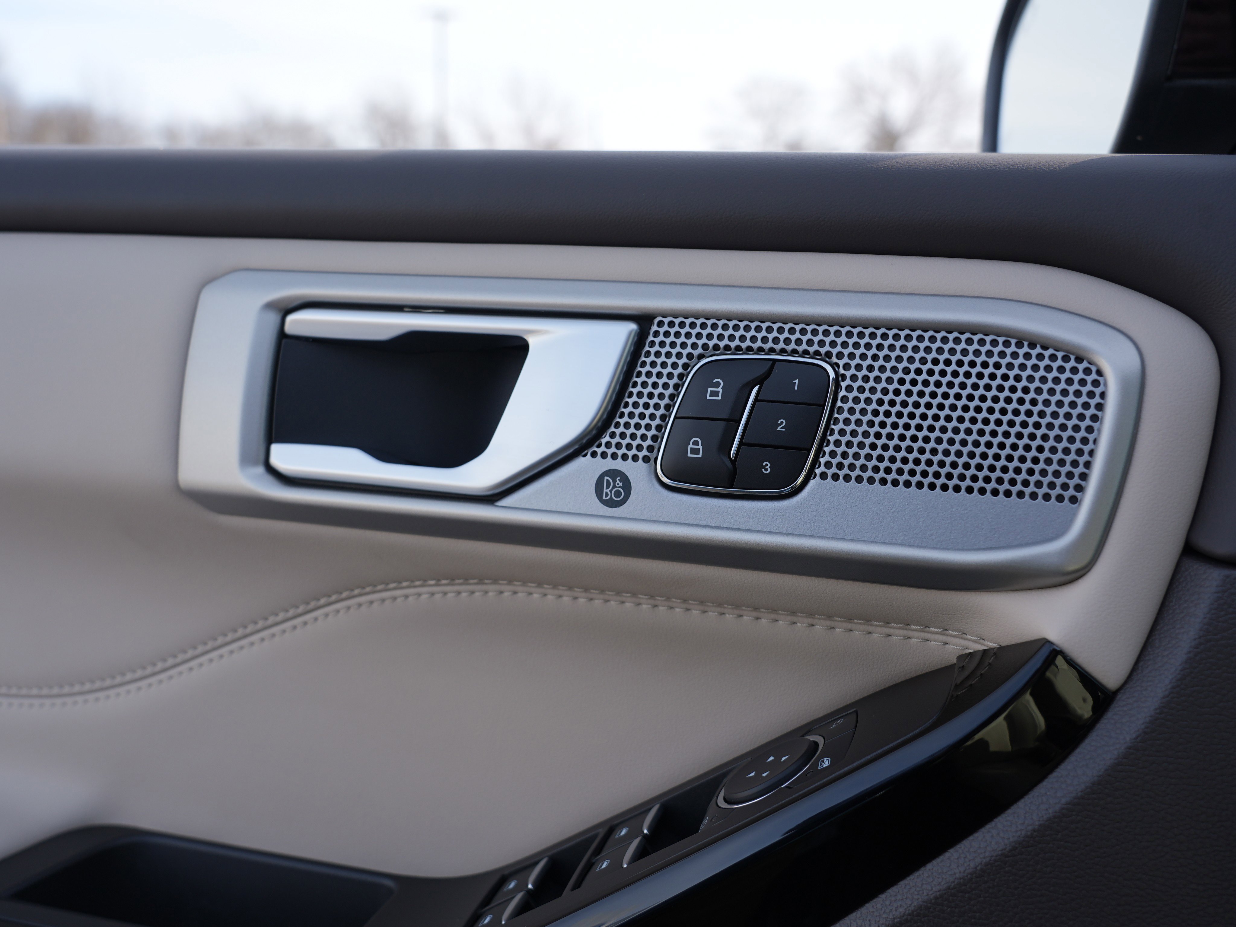 Used 2023 Ford Explorer Platinum w/ Class IV Trailer Tow Package image 22