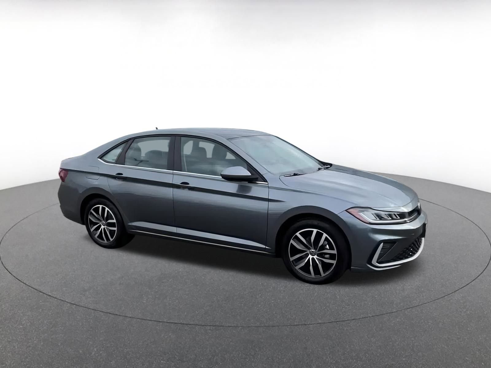 Used 2025 Volkswagen Jetta SE video 2