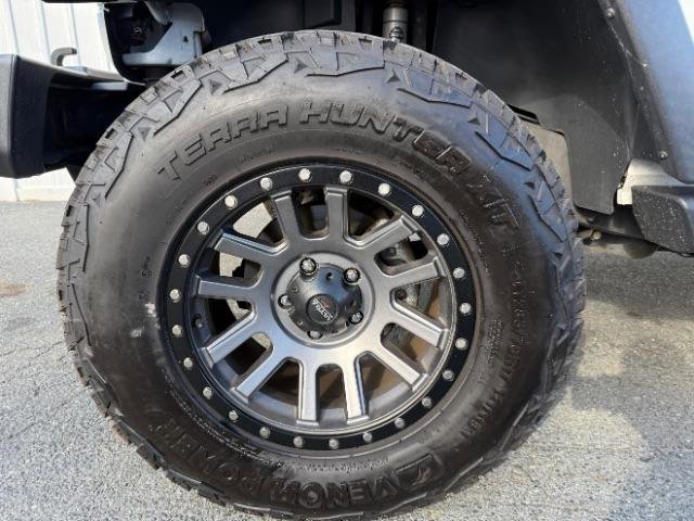 Used 2018 Jeep Wrangler Unlimited Sport w/ Connectivity Group image 25