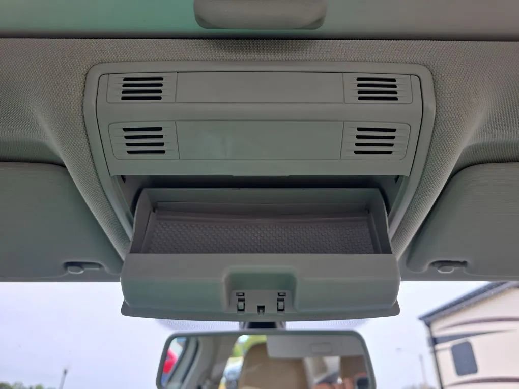 Used 2019 Volkswagen Jetta SE w/ Cold Weather Package image 36