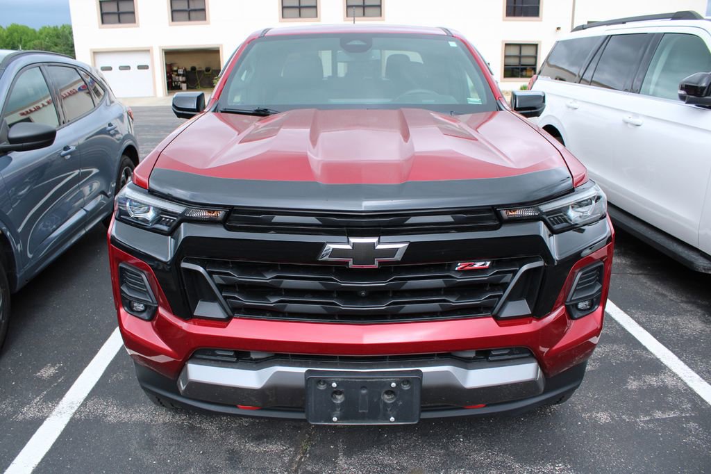 Used 2024 Chevrolet Colorado Z71 w/ Z71 Convenience Package 2 AWD/4WD image 2