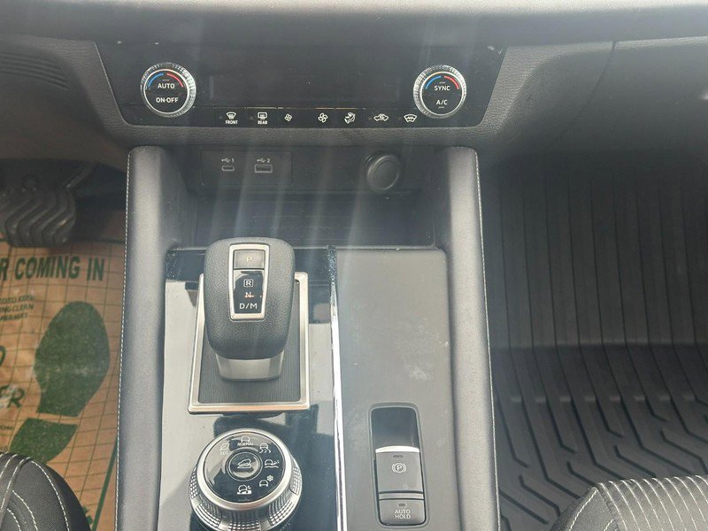 Used 2024 Mitsubishi Outlander ES image 15