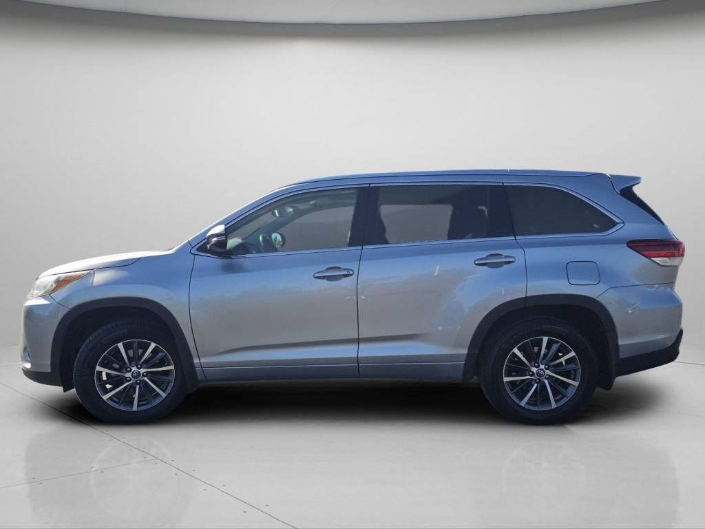 Used 2018 Toyota Highlander XLE AWD/4WD image 22