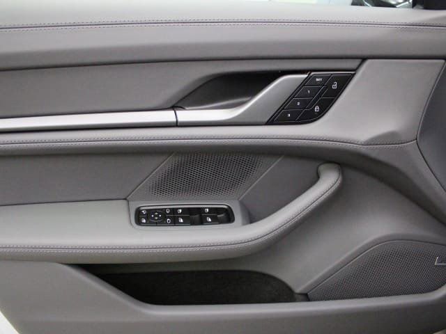 New 2024 Porsche Taycan 4S image 24