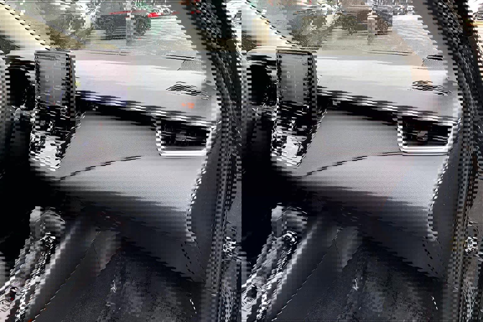 Used 2022 Toyota Corolla LE image 18