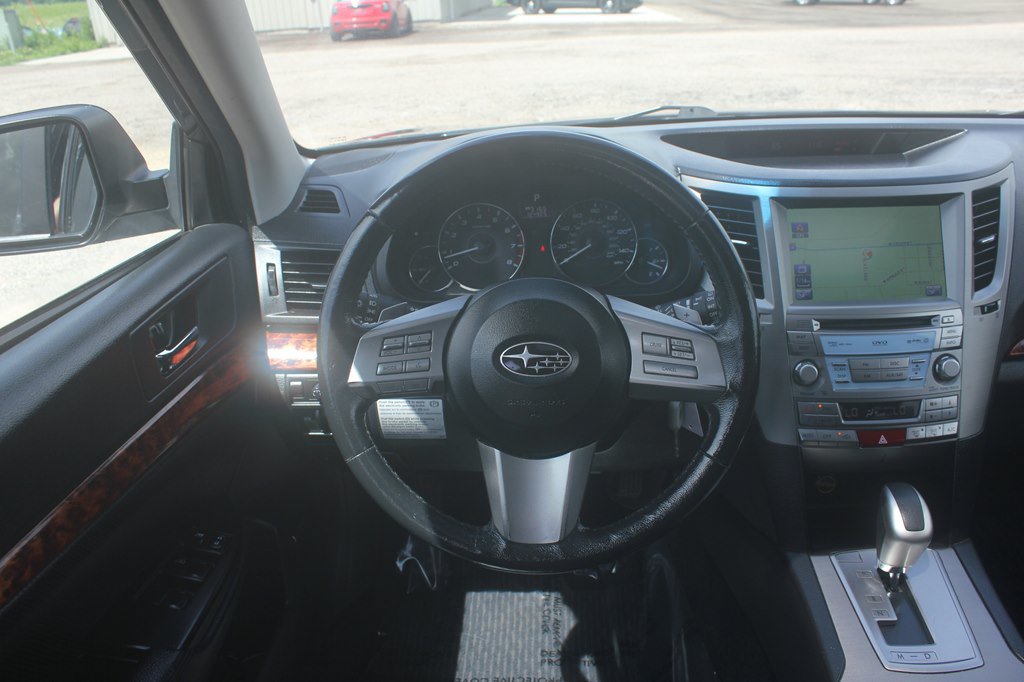 Used 2011 Subaru Outback 2.5i Limited AWD/4WD image 9