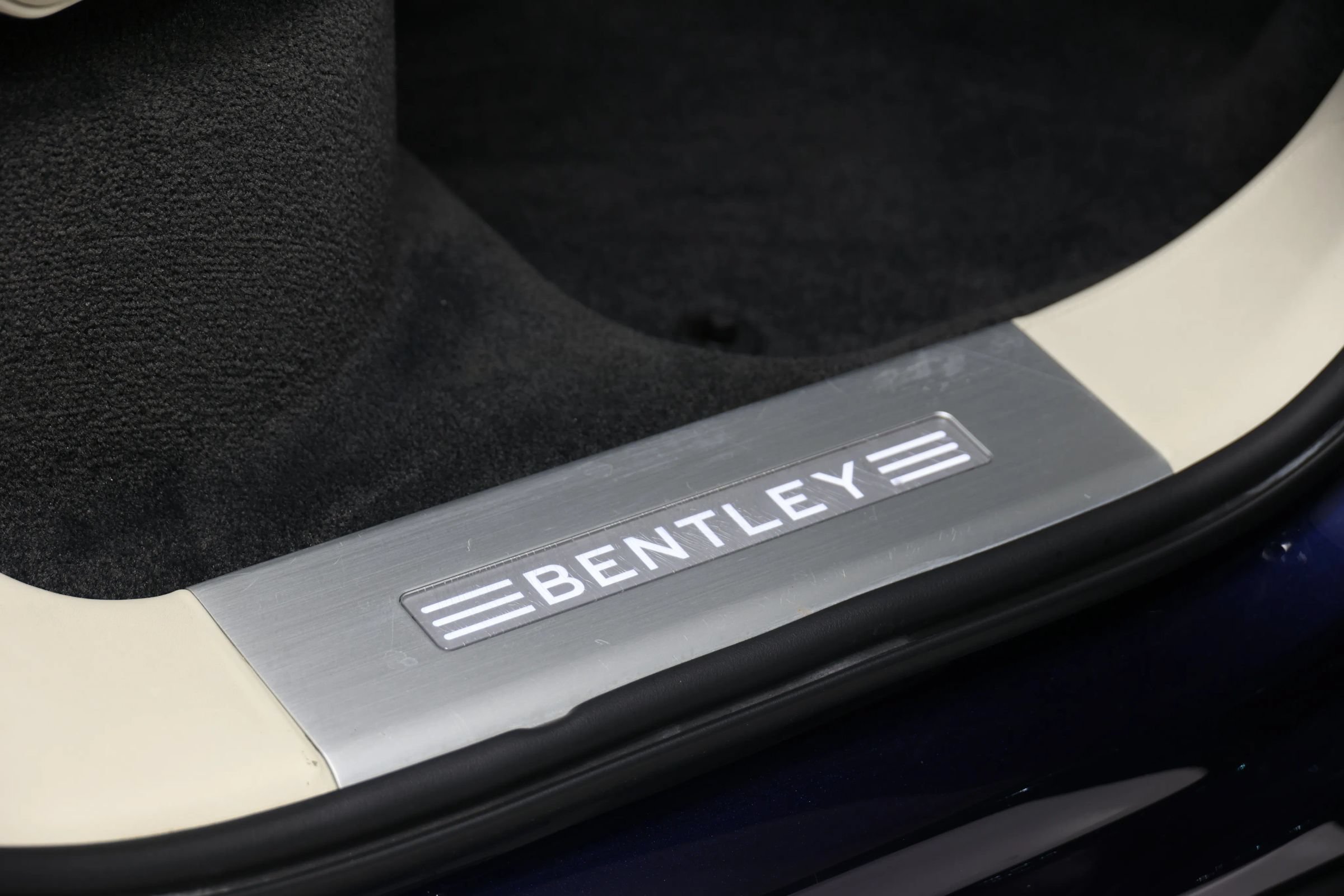 Used 2021 Bentley Bentayga w/ First Edition Specification AWD/4WD image 89