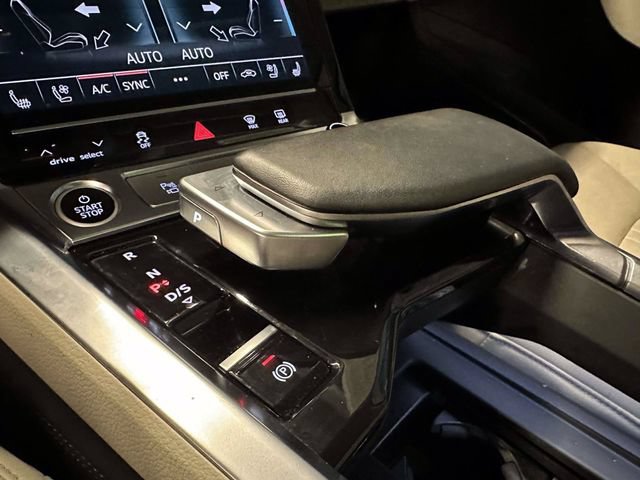 Certified 2024 Audi Q8 e-tron Premium Plus w/ Premium Plus Package AWD/4WD image 28