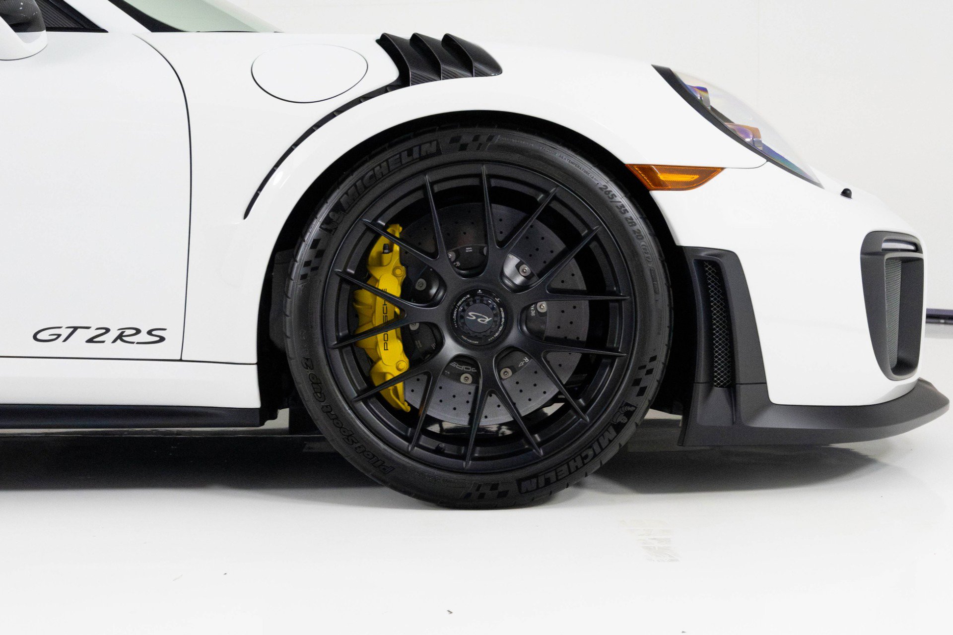 Used 2018 Porsche 911 GT2 RS image 13