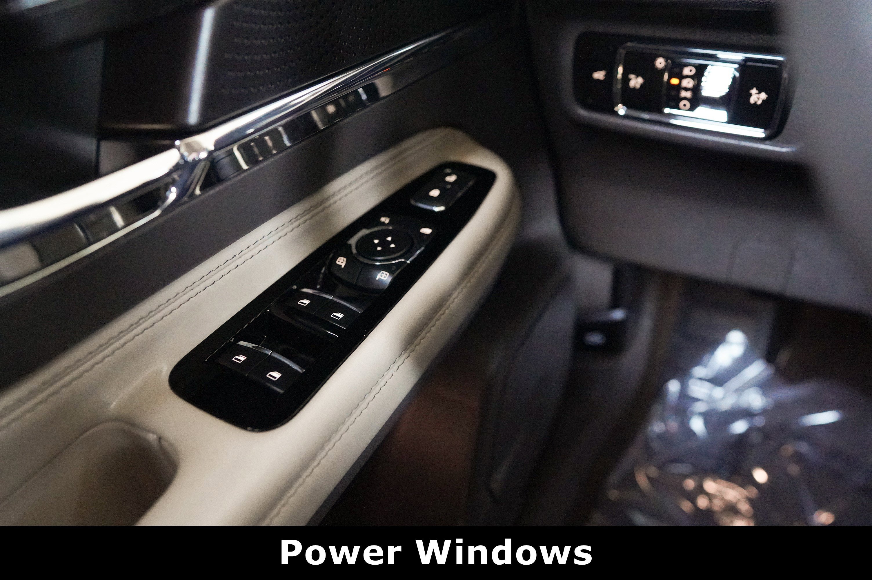 Used 2024 Lincoln Corsair Reserve w/ Equipment Group 201A image 31