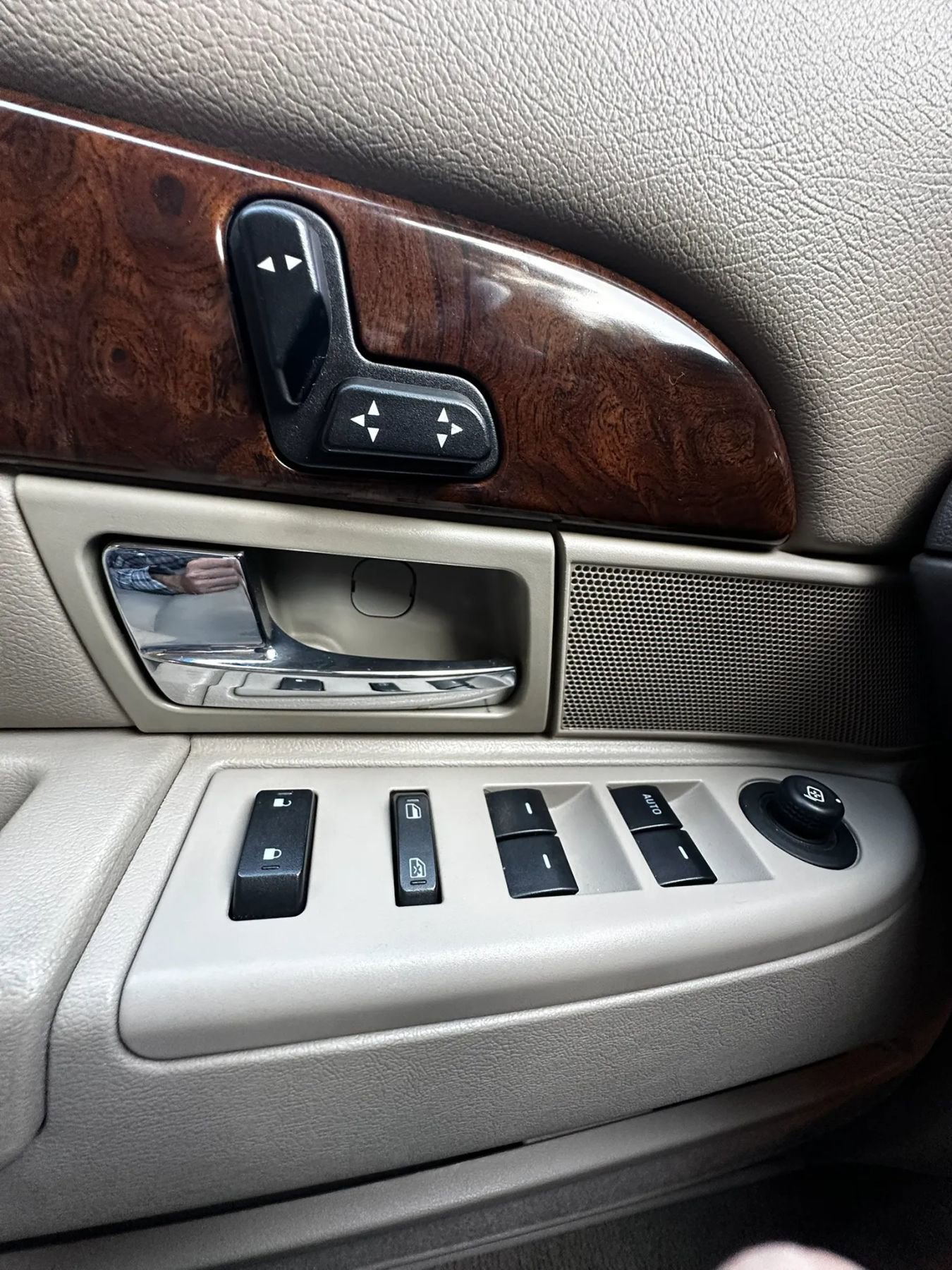 Used 2010 Mercury Grand Marquis LS RWD image 40