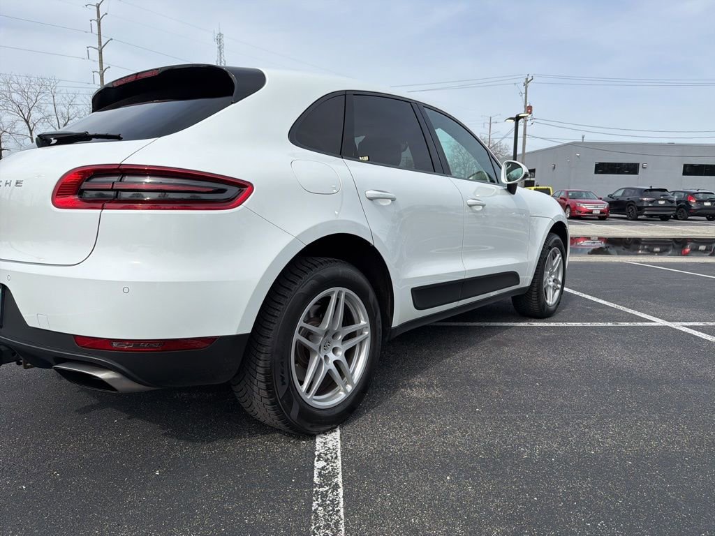 Used 2017 Porsche Macan AWD/4WD image 4
