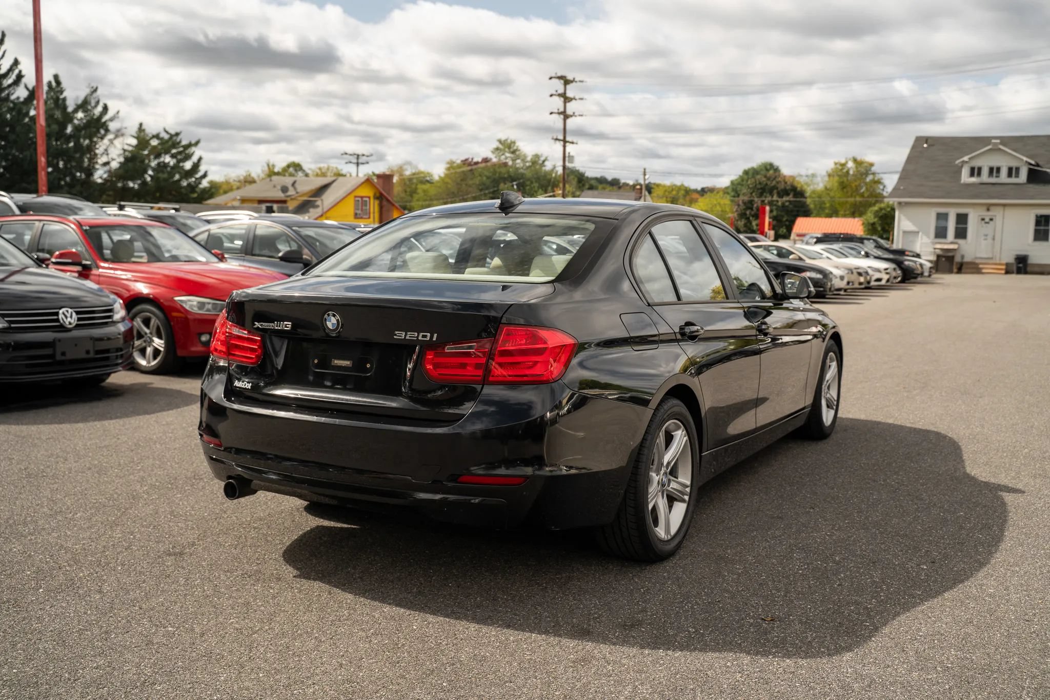 Used 2013 BMW 320i xDrive Sedan AWD/4WD image 3