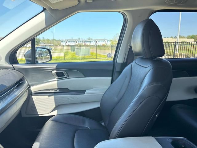 Used 2024 Kia Carnival LX image 22