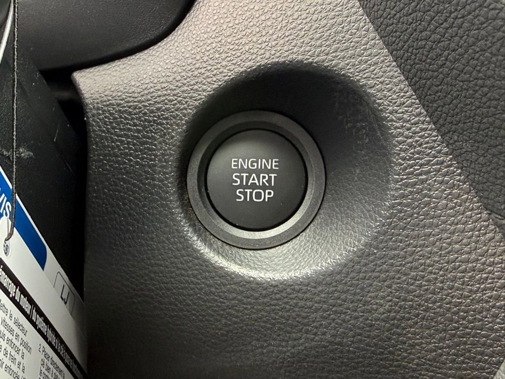 Certified 2026 Toyota Corolla Cross XLE image 33