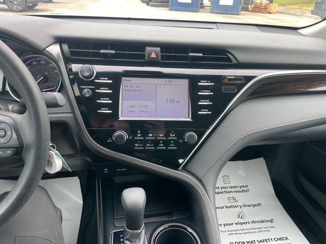Used 2018 Toyota Camry LE FWD image 15