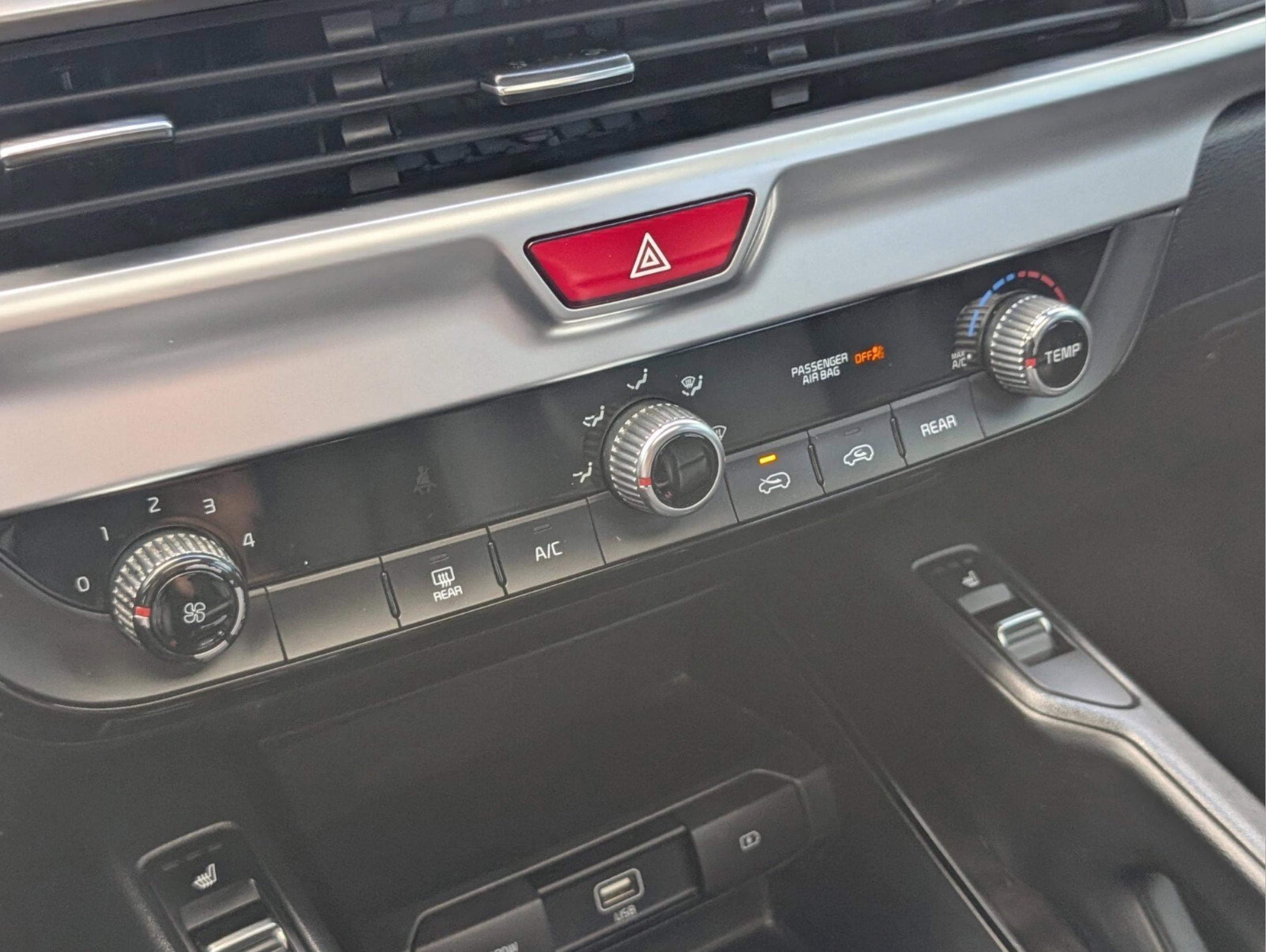 Used 2020 Kia Telluride S w/ S 8 Passenger Seating Package image 39